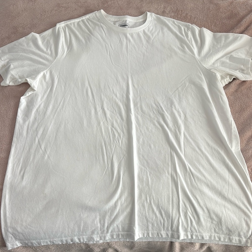 Men's white t shirt